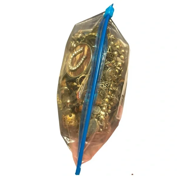 Mystery Jewelry Grab Bag Surprise 2 LB Vintage Costume Modern Pieces Bag #0139 - Picture 7 of 8